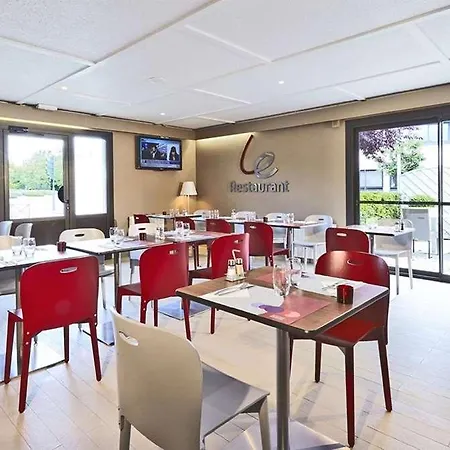 Hotel Campanile Ouest Cleunay 3*